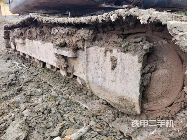 右側(cè)履帶整體(行走機(jī)構(gòu)) 右側(cè)履帶整體(行走機(jī)構(gòu))