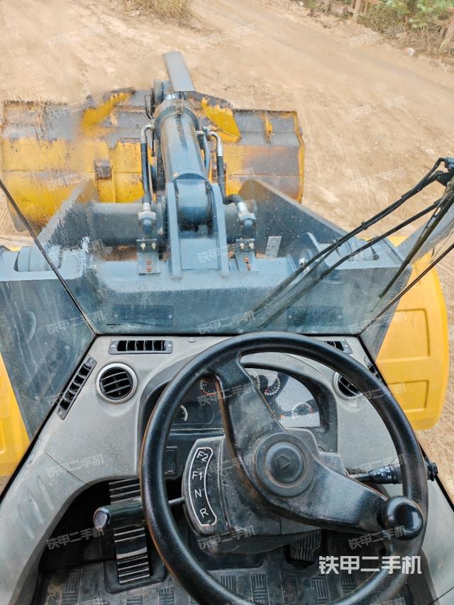 駕駛室工作臺（整機(jī)外觀及大件）