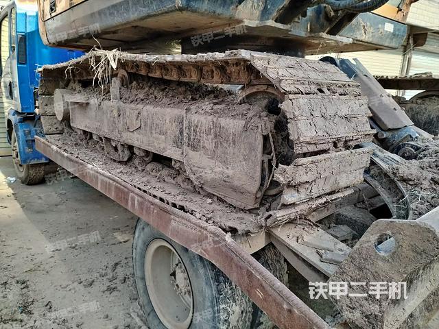 左側(cè)履帶整體?(行走機(jī)構(gòu)) 左側(cè)履帶整體?(行走機(jī)構(gòu))