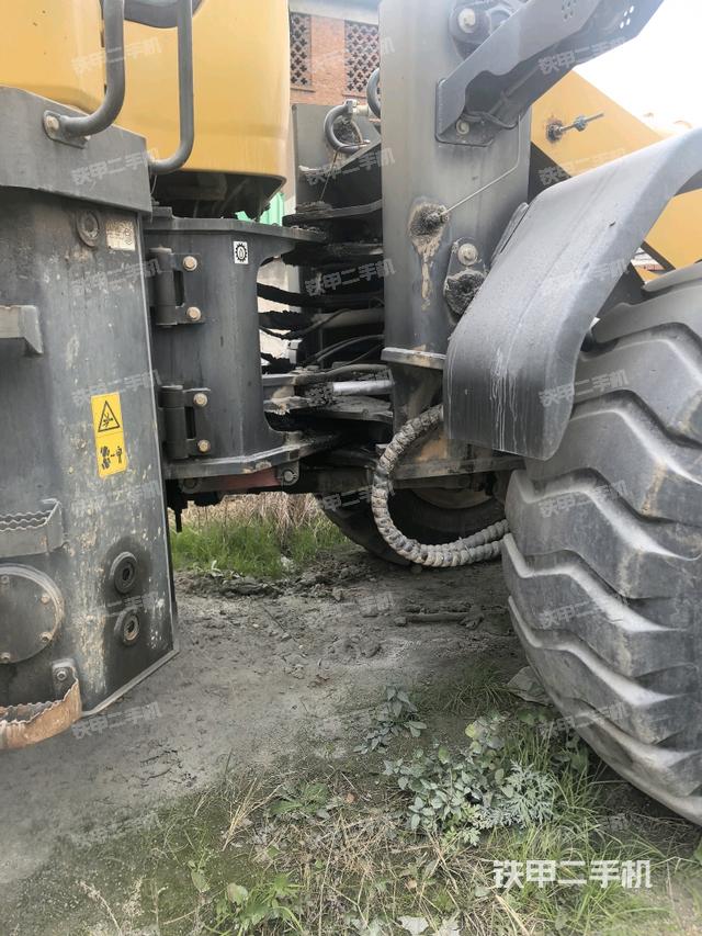 車架鉸接（液壓/傳動系統(tǒng)）