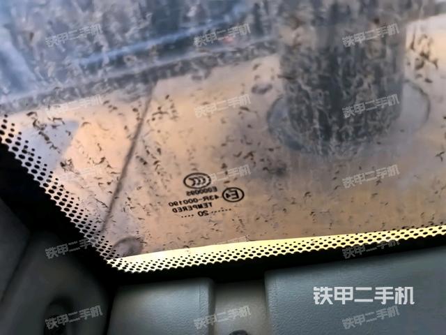 后窗玻璃角標（駕駛室部分）