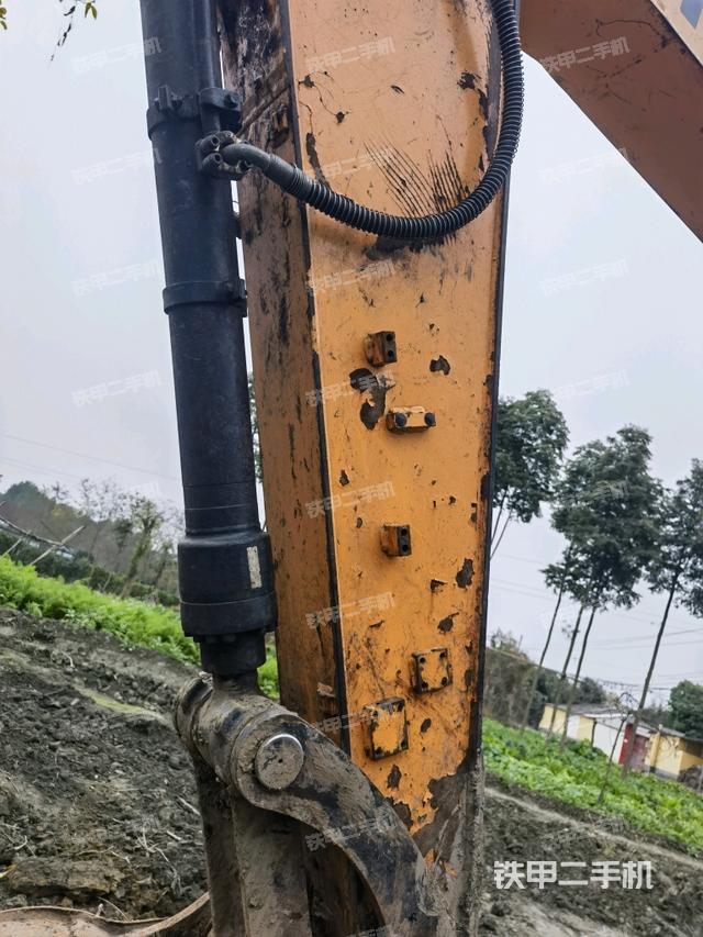 小臂整體左后(工作和回轉(zhuǎn)裝置) 小臂整體左后(工作和回轉(zhuǎn)裝置)