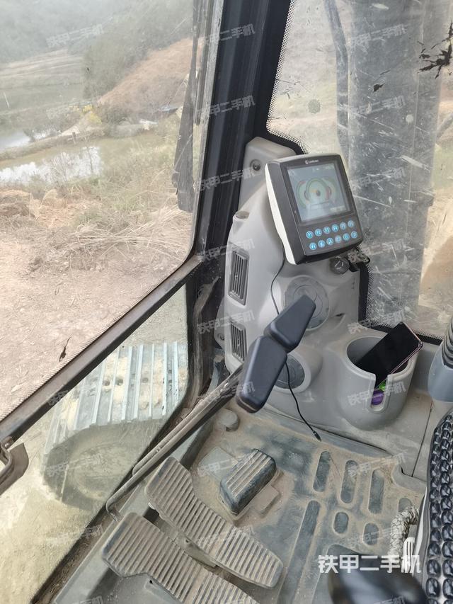 駕駛室整體（整機外觀）