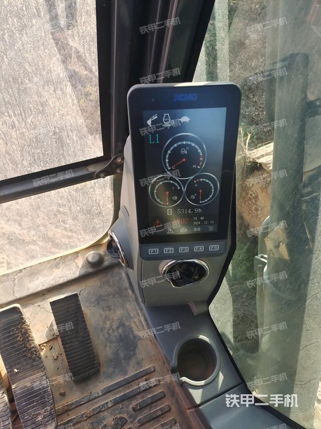 駕駛室正側(cè)（駕駛室部分）