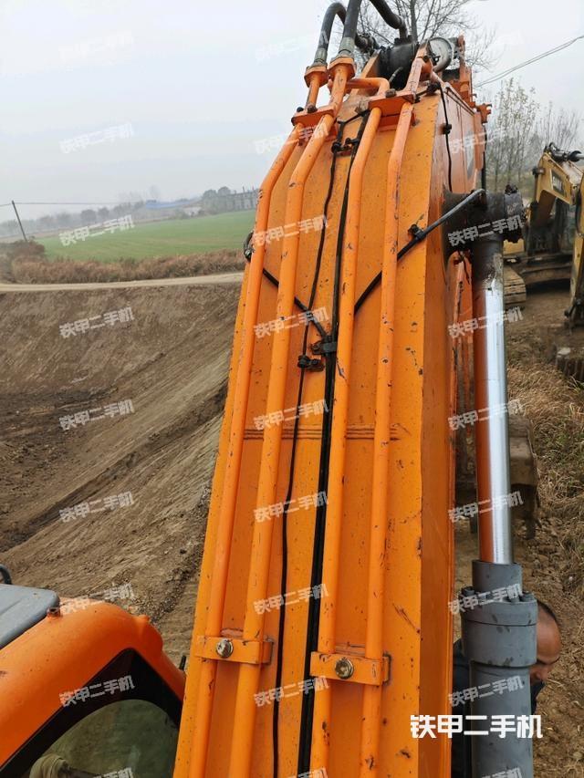 駕駛室整體（整機(jī)外觀）