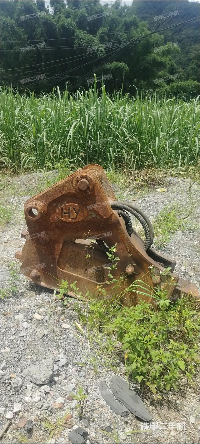 整機右后45°(設(shè)備外觀及核心部件) 整機右后45°(設(shè)備外觀及核心部件)