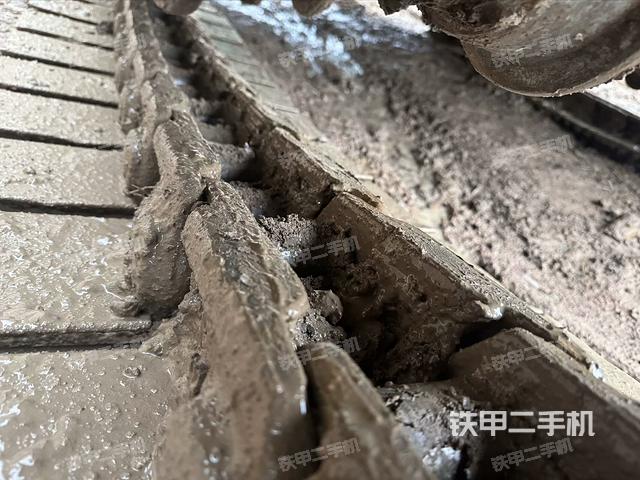 左側(cè)履帶整體?(行走機(jī)構(gòu)) 左側(cè)履帶整體?(行走機(jī)構(gòu))