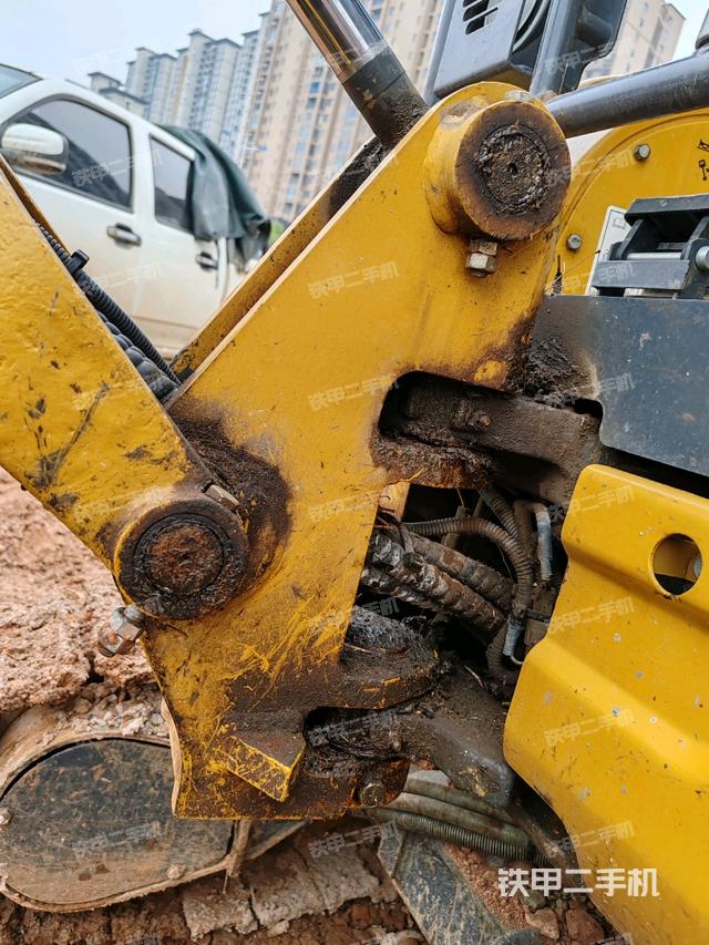 大臂根部?斜（工作和回轉(zhuǎn)裝置）