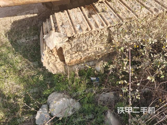 右驅(qū)動輪（行走機(jī)構(gòu)）