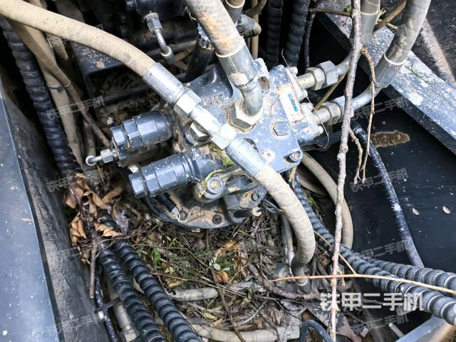 回轉(zhuǎn)馬達(dá)（上車部件）