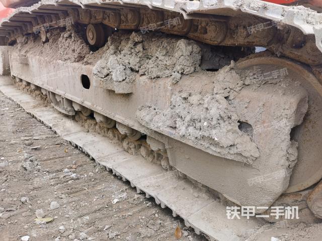 右側(cè)履帶整體(行走機(jī)構(gòu)) 右側(cè)履帶整體(行走機(jī)構(gòu))