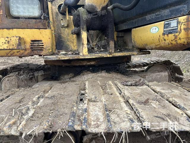 轉(zhuǎn)盤和下車架正前（工作和回轉(zhuǎn)裝置）