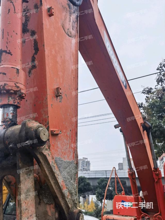 小臂整體左后(工作和回轉(zhuǎn)裝置) 小臂整體左后(工作和回轉(zhuǎn)裝置)