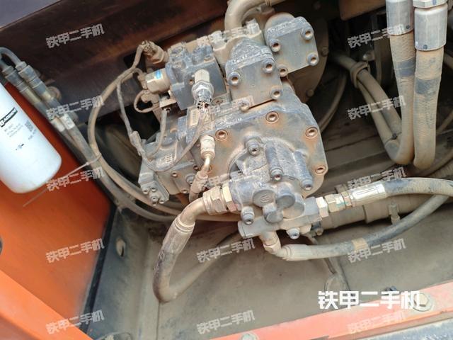 液壓泵艙室正面整體（整機(jī)外觀）