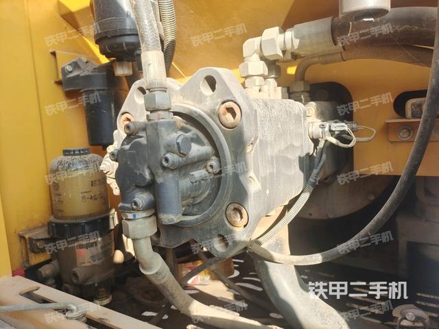 液壓泵斜45?右（大件艙室）