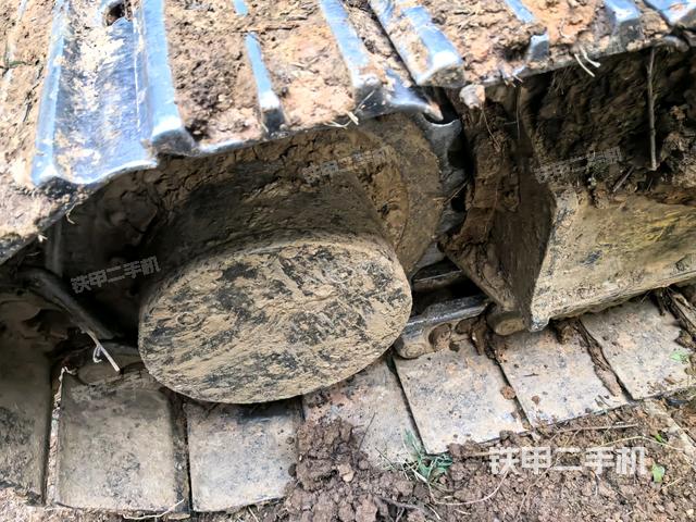 右驅(qū)動(dòng)輪（行走機(jī)構(gòu)）