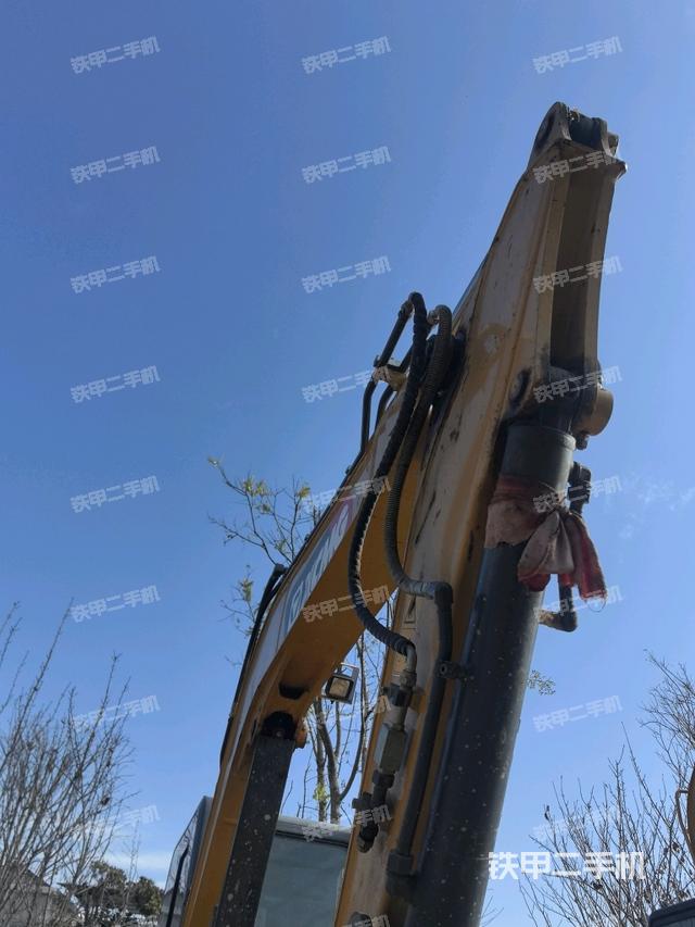 小臂整體右前(工作和回轉裝置) 小臂整體右前(工作和回轉裝置)