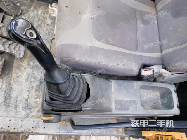 座椅左側(cè)控制臺(tái)/音響/含左手柄（駕駛室部分）