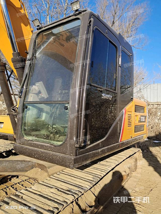 駕駛室整體（整機外觀）