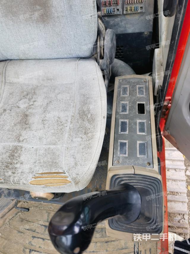 座椅左側(cè)控制臺(tái)/音響/含左手柄(駕駛室部分) 座椅左側(cè)控制臺(tái)/音響/含左手柄(駕駛室部分)