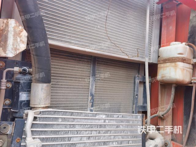 散熱器正面(大件艙室) 散熱器正面(大件艙室)