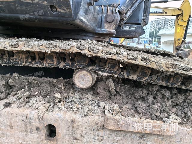 右側(cè)行走馬達(dá)蓋板（行走機構(gòu)）