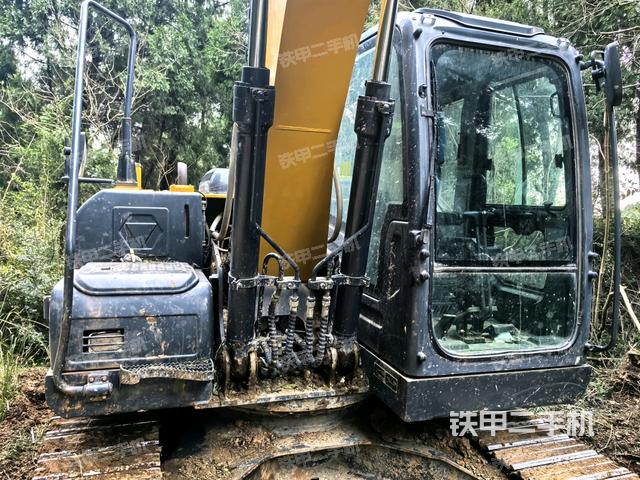 大臂油缸整體?豎拍（工作和回轉(zhuǎn)裝置）