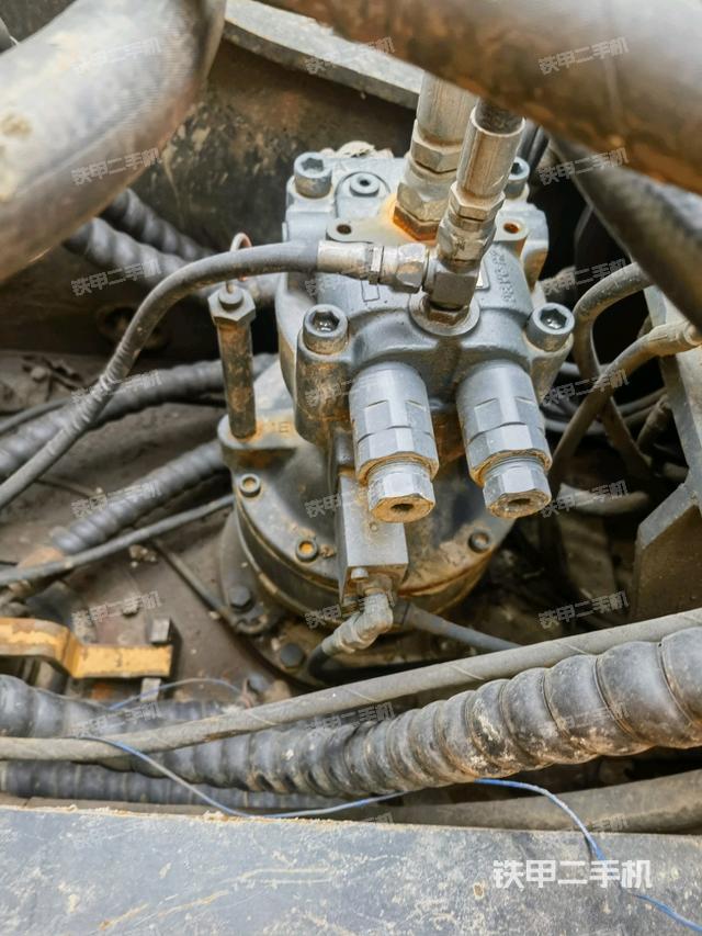 回轉(zhuǎn)馬達(dá)（上車(chē)部件）