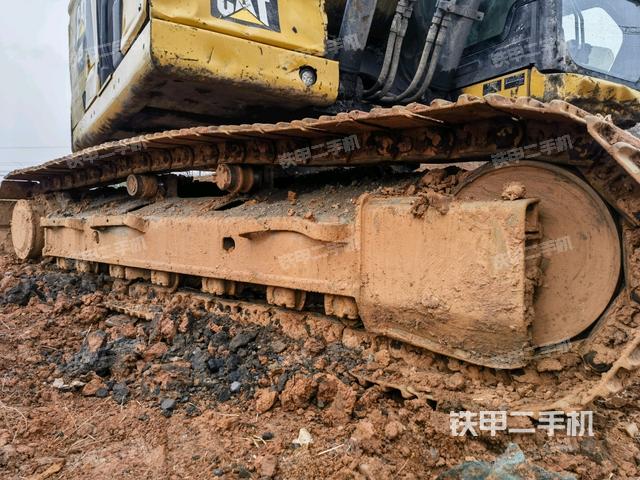 左側(cè)履帶整體?(行走機(jī)構(gòu)) 左側(cè)履帶整體?(行走機(jī)構(gòu))