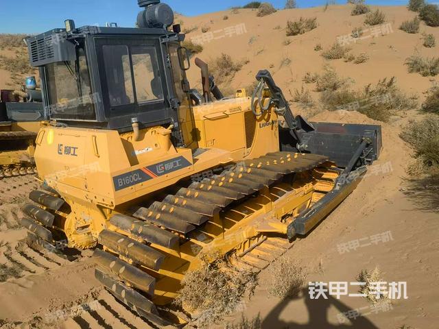 整機右側(cè)(設(shè)備外觀及核心部件) 整機右側(cè)(設(shè)備外觀及核心部件)