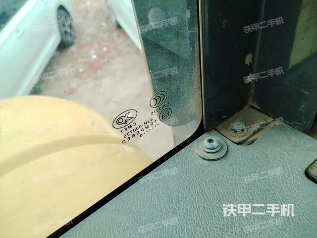 后窗玻璃角標(biāo)（駕駛室部分）