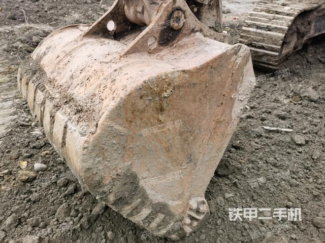 鏟斗45度(工作和回轉(zhuǎn)裝置) 鏟斗45度(工作和回轉(zhuǎn)裝置)