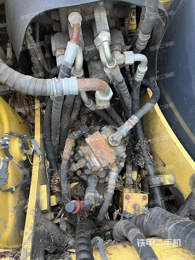 回轉(zhuǎn)馬達(dá)（上車部件）