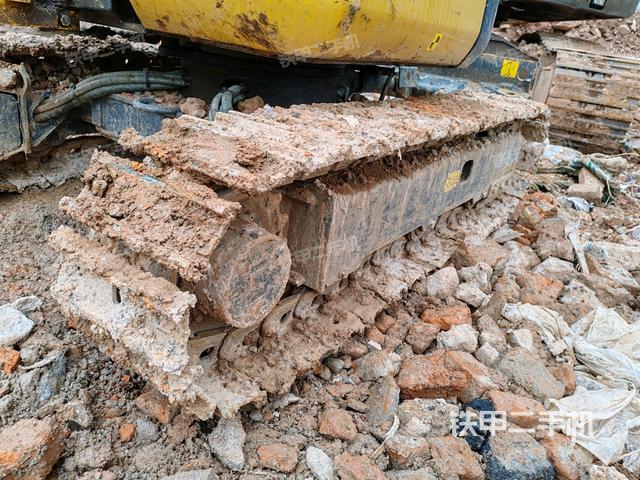 右側(cè)履帶整體?（行走機構(gòu)）