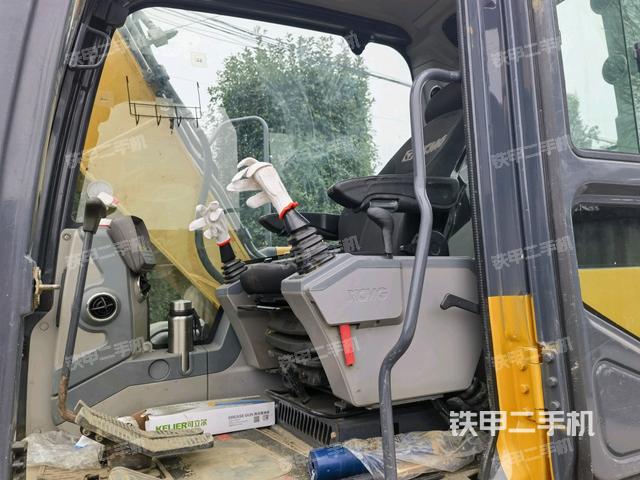 頂棚整體(駕駛室部分) 頂棚整體(駕駛室部分)