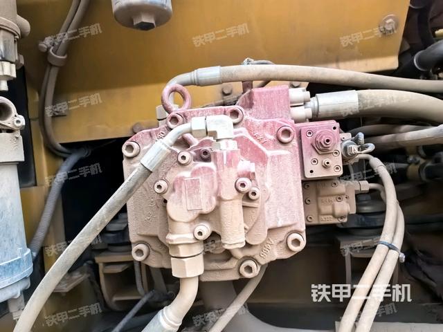 液壓泵斜45?左（大件艙室）