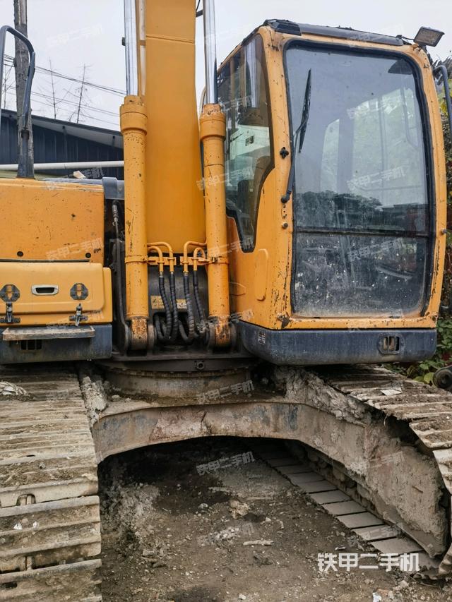 轉(zhuǎn)盤(pán)和下車(chē)架正前（工作和回轉(zhuǎn)裝置）