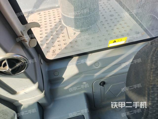 右側(cè)玻璃角標(biāo)（駕駛室部分）