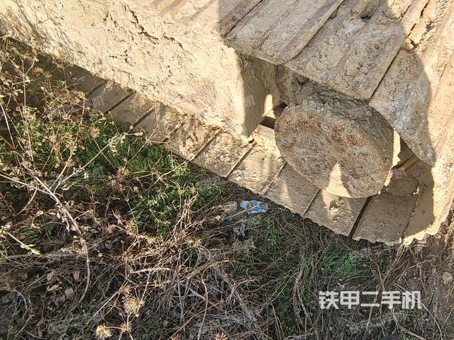 左驅(qū)動輪（行走機(jī)構(gòu)）