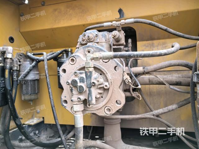 液壓泵斜45?左（大件艙室）