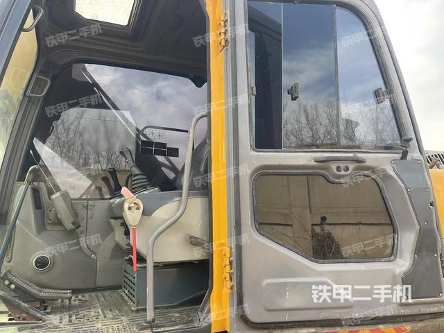 駕駛室整體（整機(jī)外觀）