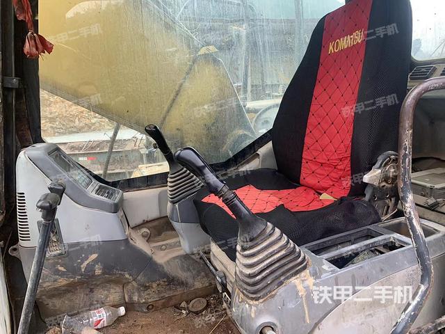 駕駛室整體（整機外觀）