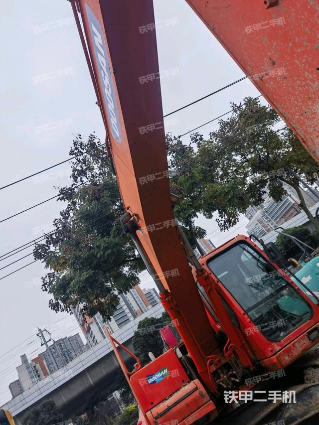 大臂整體?右側(cè)(工作和回轉(zhuǎn)裝置) 大臂整體?右側(cè)(工作和回轉(zhuǎn)裝置)