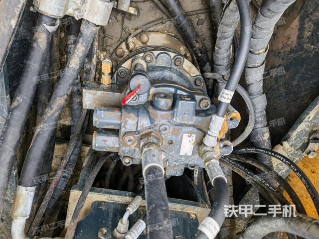 回轉(zhuǎn)馬達（上車部件）