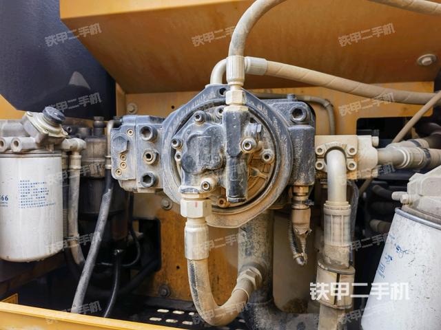 液壓泵斜45?左（大件艙室）