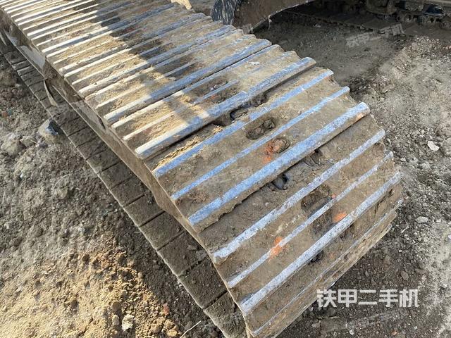 單側(cè)履帶整體（整機(jī)外觀(guān)）