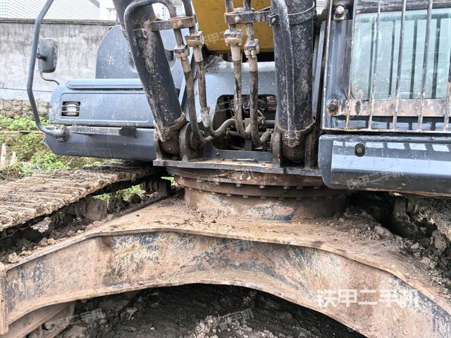 大臂根部?斜視（工作和回轉(zhuǎn)裝置）