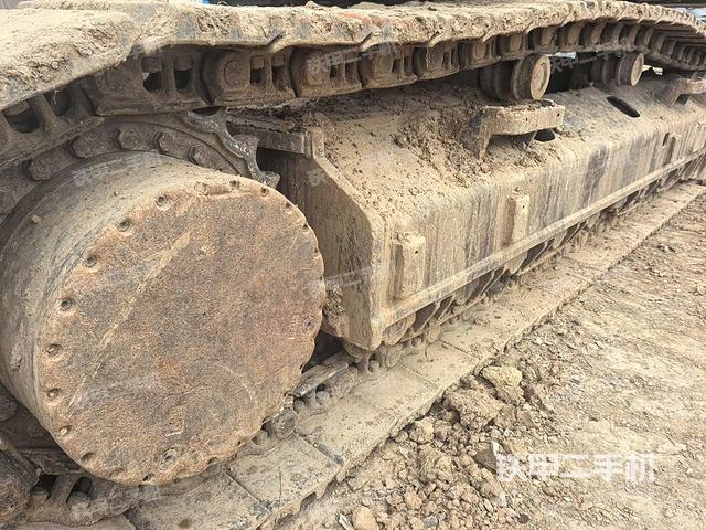 單側(cè)履帶整體（整機(jī)外觀）