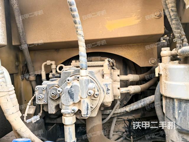 液壓泵斜45?左(大件艙室) 液壓泵斜45?左(大件艙室)