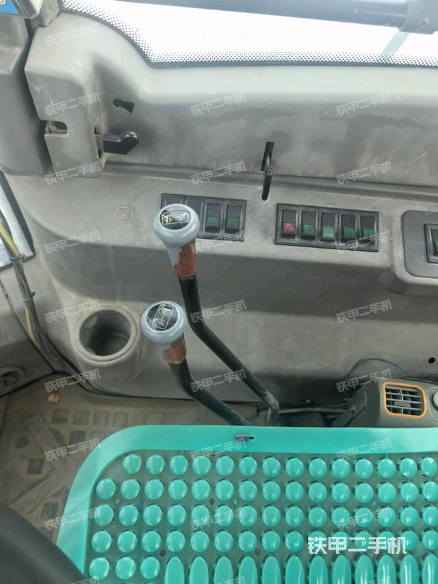 操作桿  檔位（駕駛室部分）